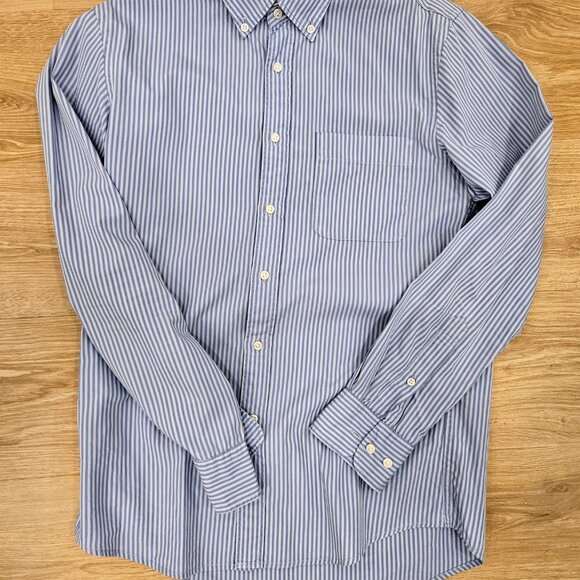 Uniqlo 100% Cotton Striped Button-Down (Size Small) - Picture 4 of 11